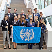 KU students traveled to The Hague for the Model United Nations with Anne Friedrich (team member at the Professorship of Political Education; front row, second f.l.). (Photo: Natalie Joray)