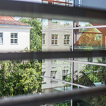 Blick aus dem Gebäude der Wirtschaftswissenschaftlichen Fakultät