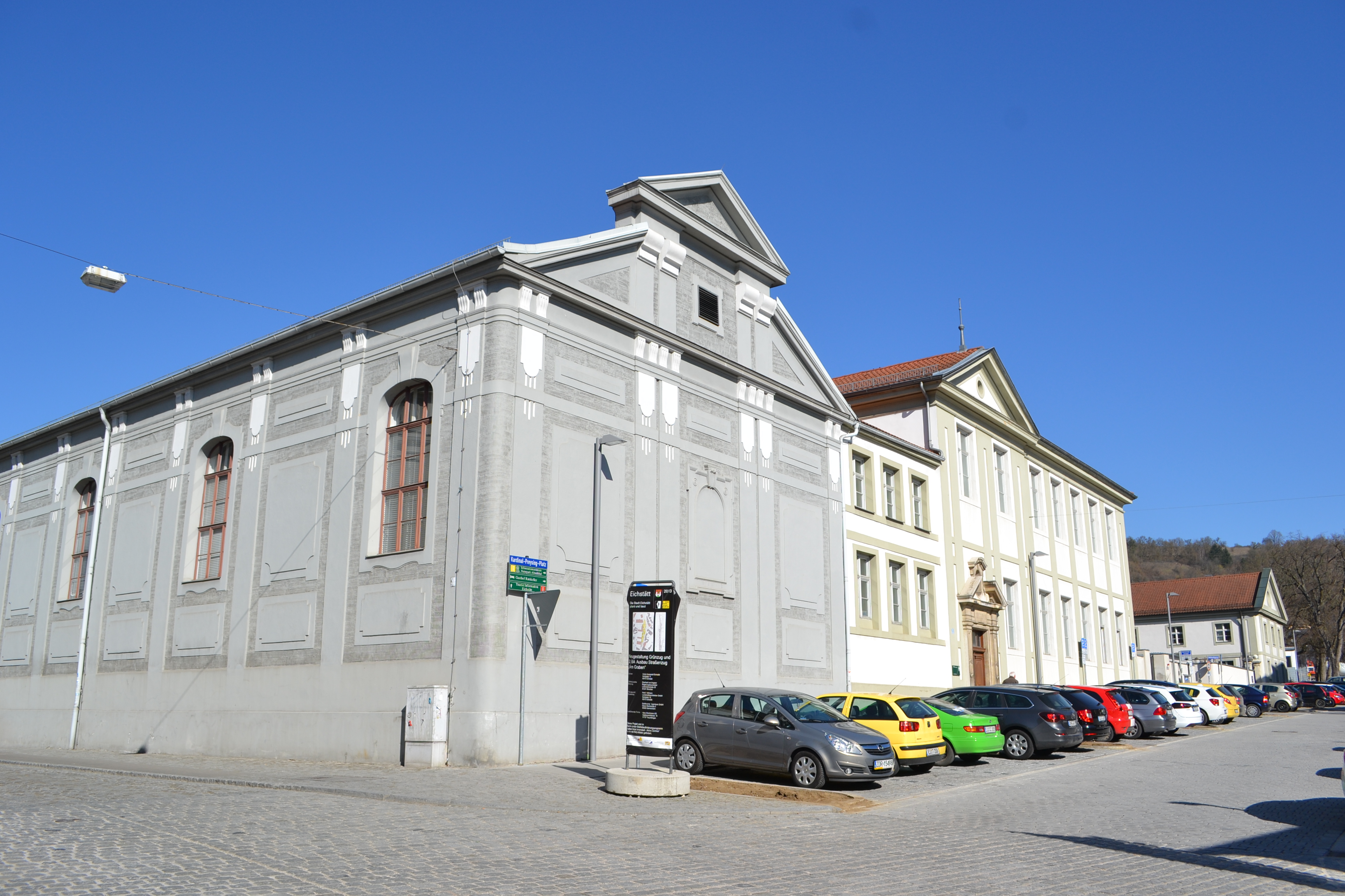 Historical buildings: Aula and former riding school