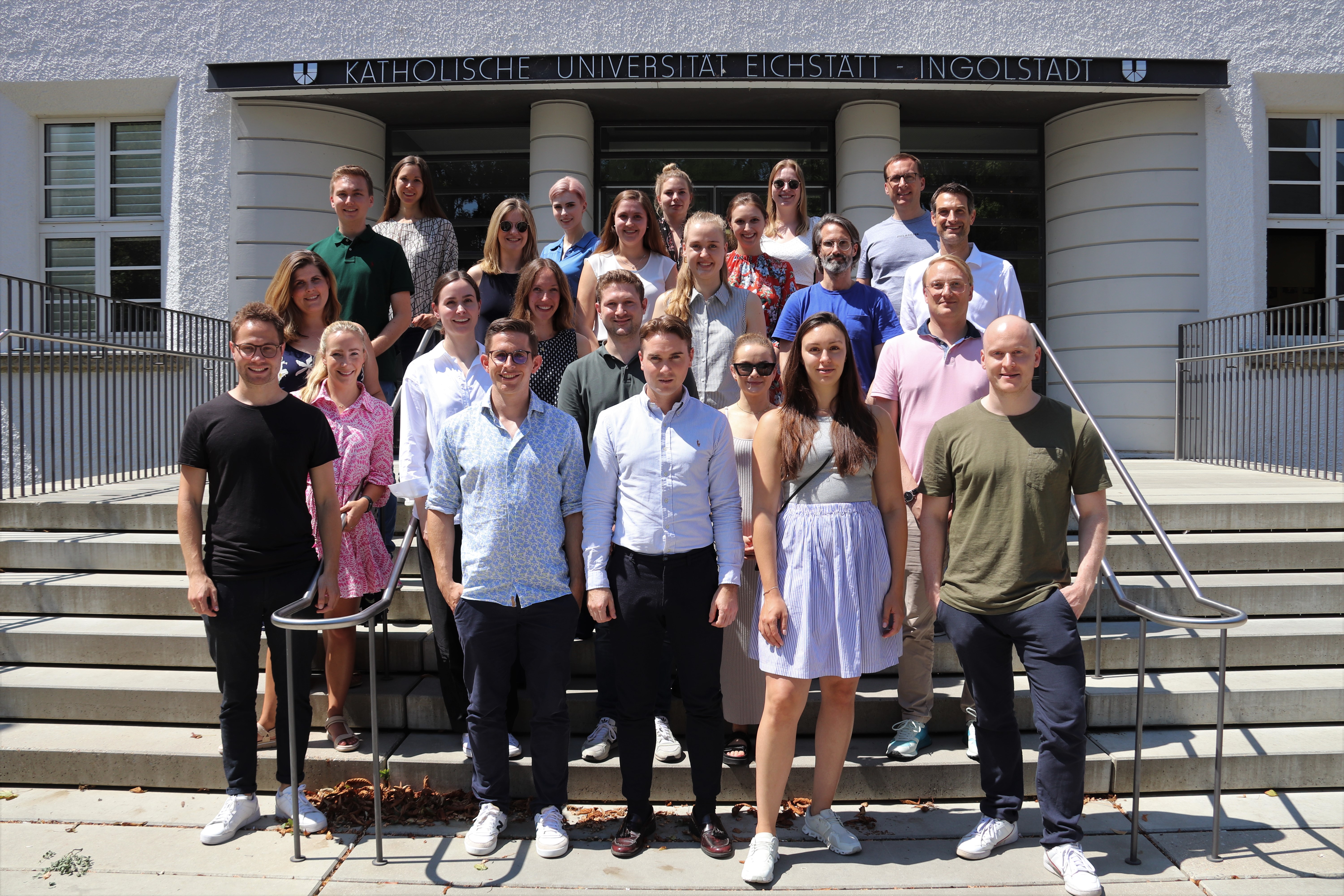 Die Teilnehmenden der sechsten Konferenz des "Bavarian Service Research Cluster".