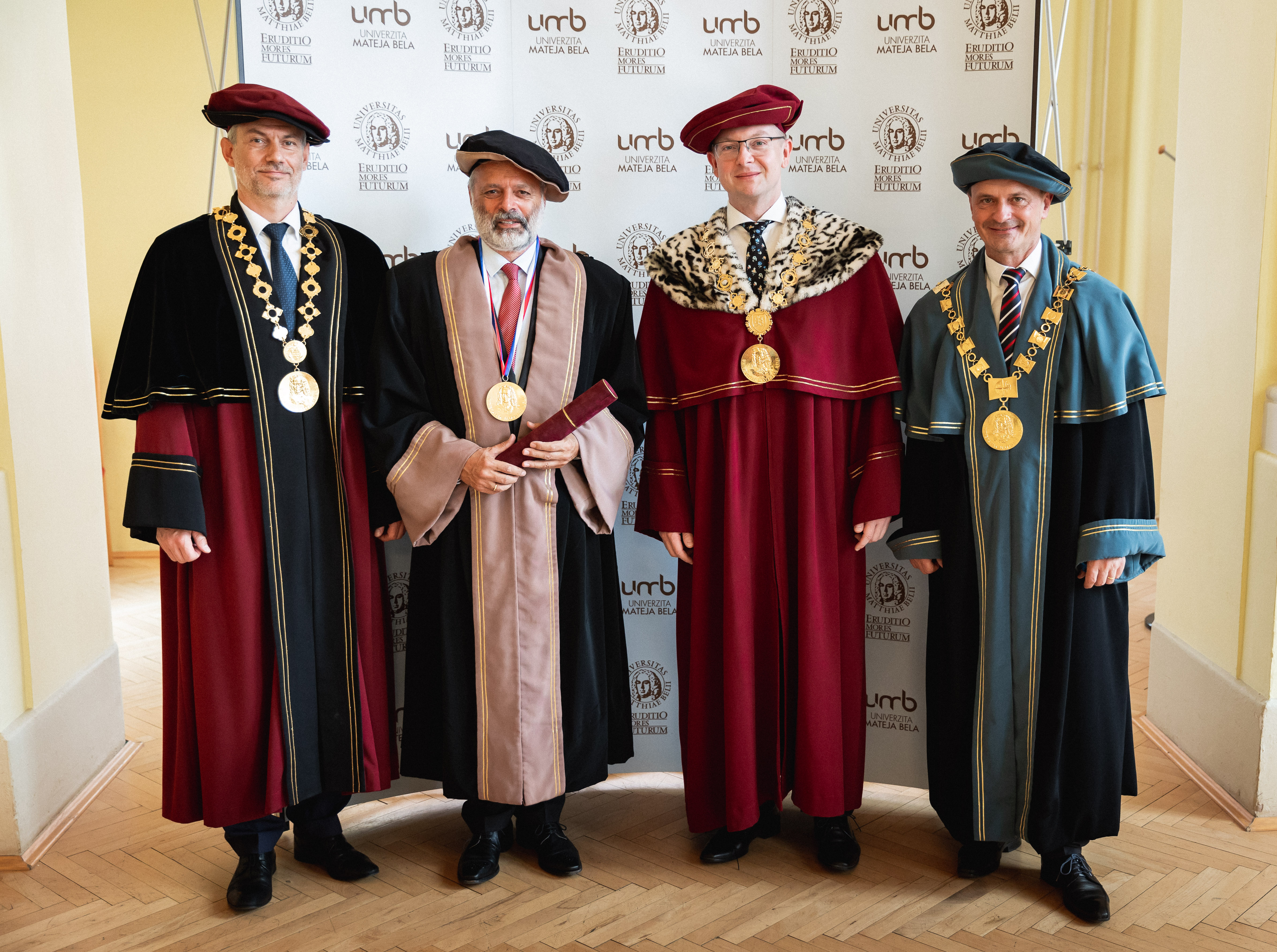 Verleihung der Ehrendoktorwürde an Prof. Pechlaner (zweiter von links)