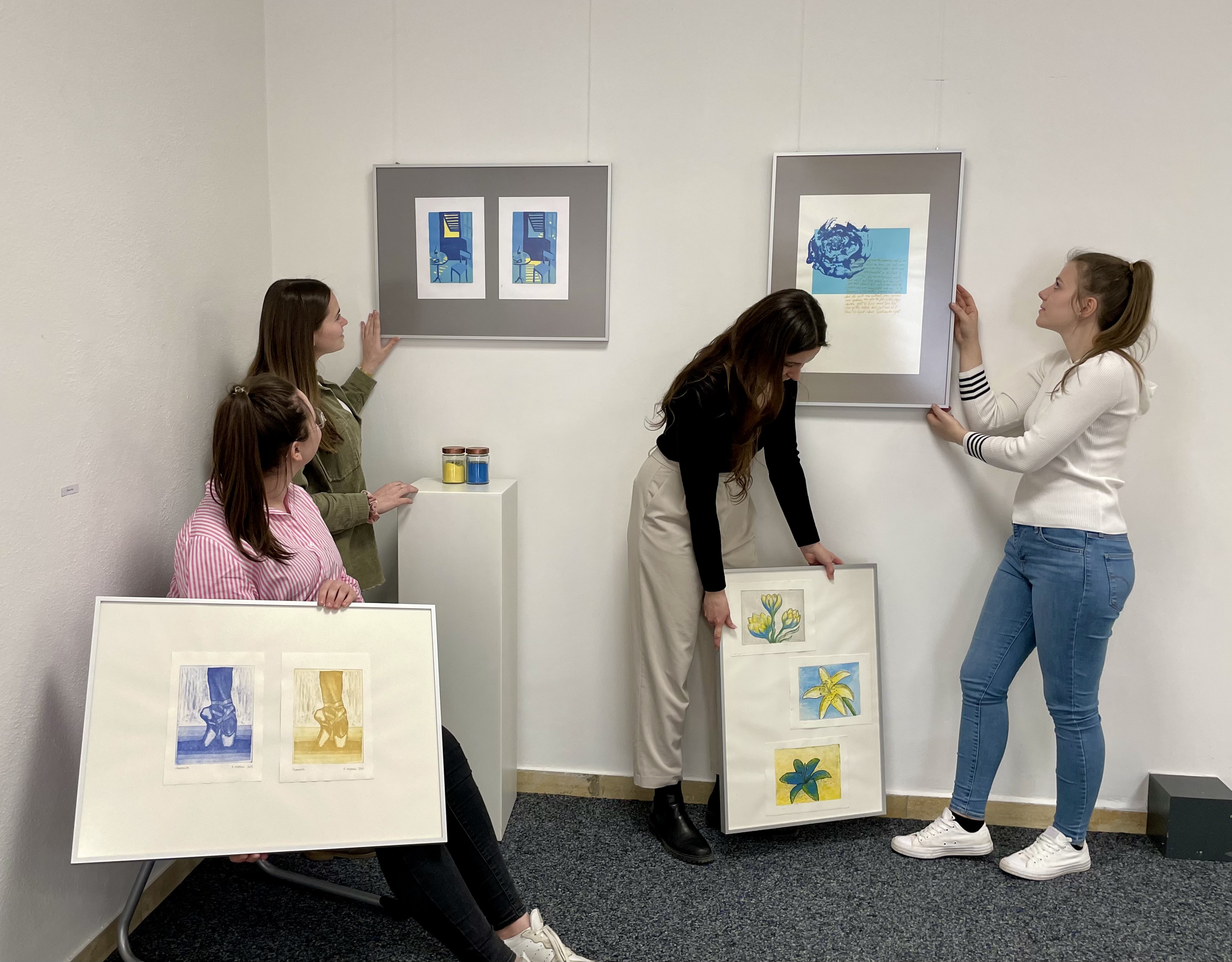 Studierende präsentieren Kunstwerke als Zeichen der Solidarität mit der Ukraine