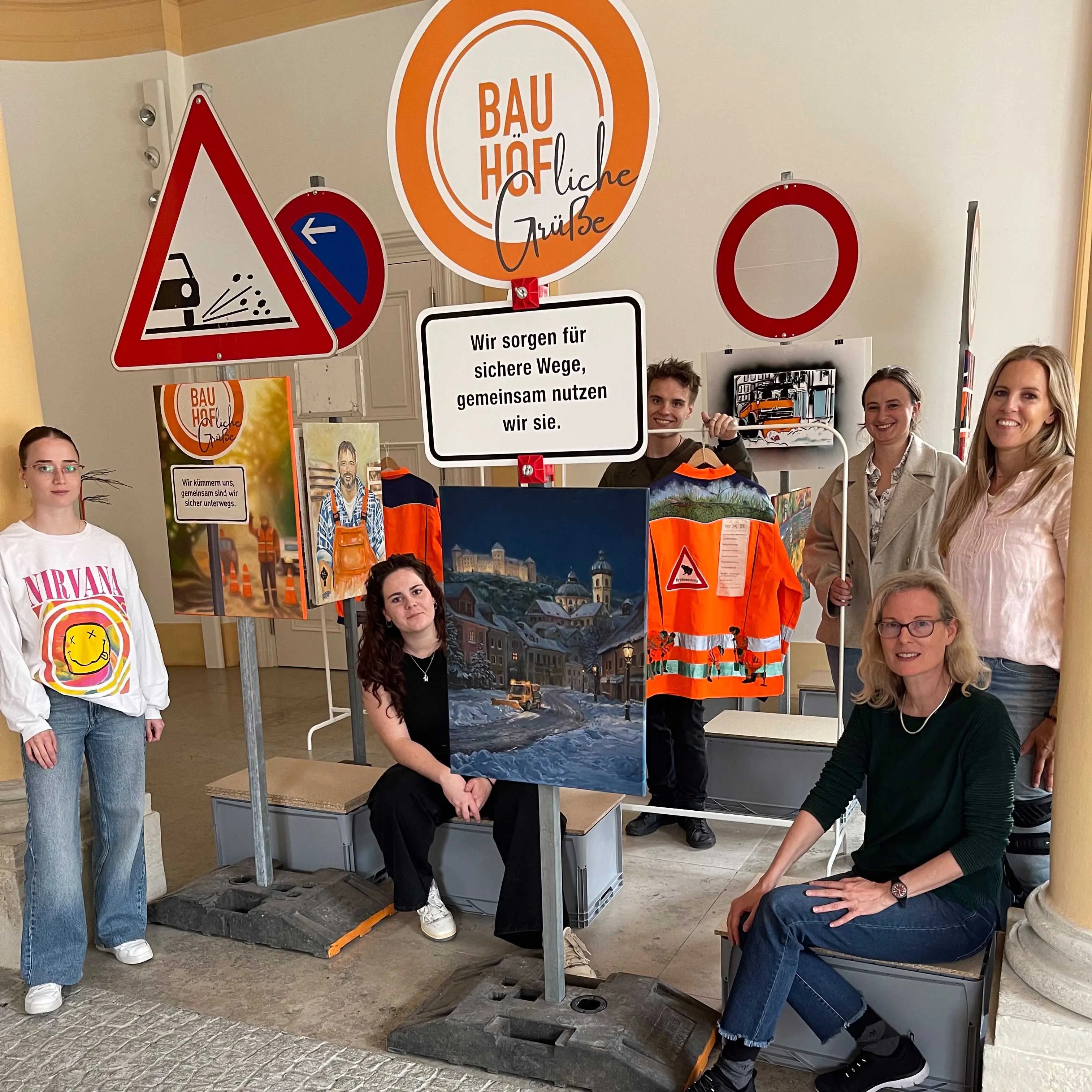 Ausstellung_Bauhoefliche_Gruesse_Aufbau_1.jpg