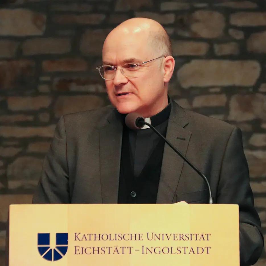 Der Vorsitzende des Stiftungsrates, Peter Beer