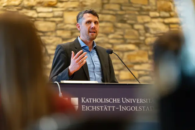 Bürgermeister Grienberger bei seiner Ansprache