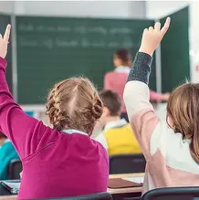 Schulkinder in Klassennsituation