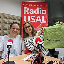 [Translate to Englisch:] María del Mar Marcos Martín vom Green Office-Team in Salamanca und Patrizia Hartmann