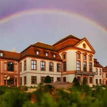 Regenbogen über der Sommerresidenz