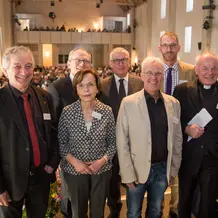 Das Organisationsteam der Fachtagung mit Diakonie-Präsident Ulrich Lilie und Weihbischof Dr. Dr. Anton Losinger. Von links: Thomas Schwendele, Ulrich Lilie, Prof. Dr. Renate Oxenknecht-Witzsch, Detlev Fey, Dr. Joachim Eder, Prof. Dr. Jacob Joussen, Weihbischof Dr. Dr. Anton Losinger.