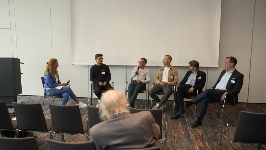 Podiumsdiskusion BAI.CON