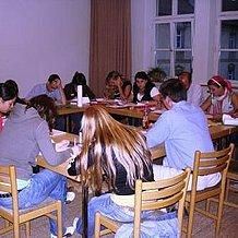 Gruppe von Studierenden beim Seminar