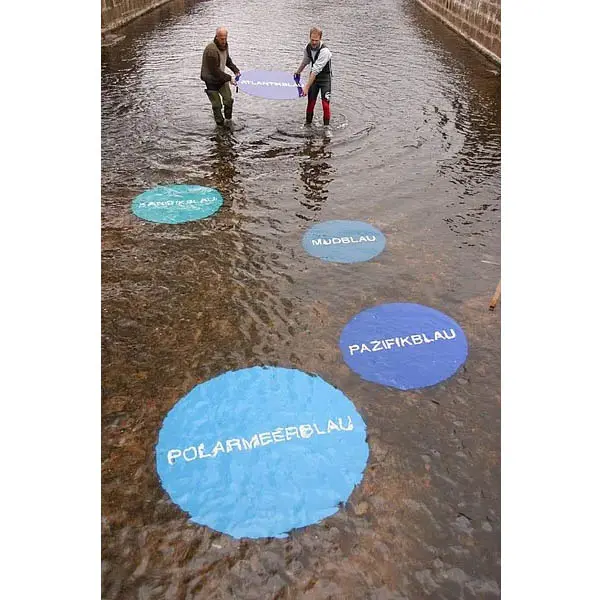 Blau im Fluss Petia Knebel 2003