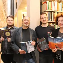 Das Organisationsteam von LiteraPur: (v.l.) Dennis Pfefferkorn, Festivalleiter Dr. Michael Kleinherne, Michael Weigl und Petra Preis. (Foto: Schulte Strathaus/upd)