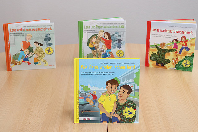 Im Rahmen einer langjährigen Kooperation mit dem Katholischen Militärbischofsamt sind bereits drei Kinderbücher erschienen, die den Umgang mit Fernbeziehungen und Auslandseinsätzen thematisieren.
