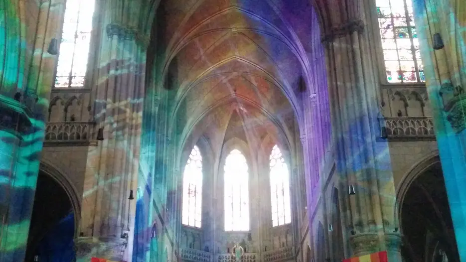 DomLinzLichtinstallation.jpg