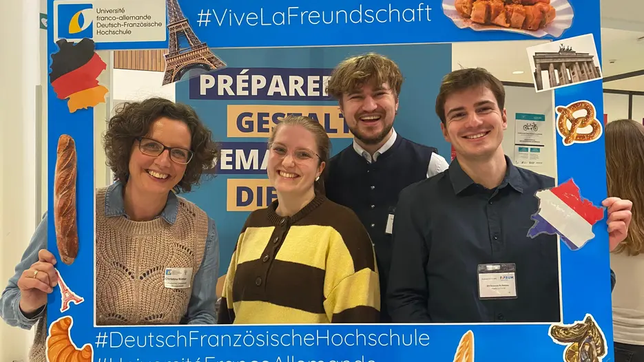 Christina Rüther mit Studierenden