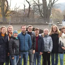 Die Studierenden des „Arbeitskreises Wetterschau“ an der KU sorgen für die Funktionstüchtigkeit der Wetterstation auf dem Eichstätter Campus und werten monatlich die Messwerte aus. (Foto: Valentin Nowak /upd)