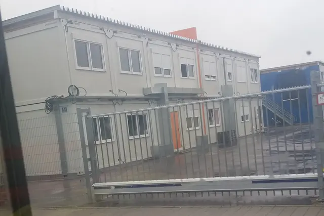 Eingangstor zu einem Ankerzentrum (ehem. Transitzentrum)