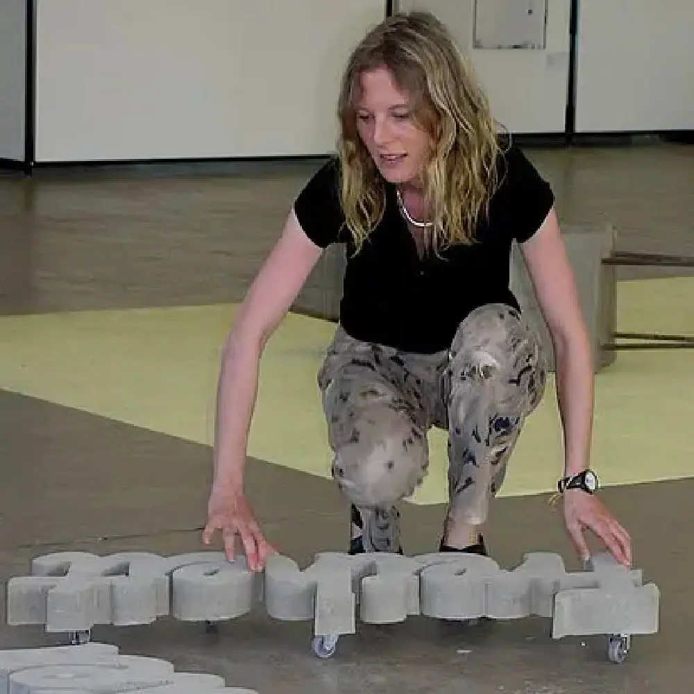 Kunst Tochter Freiheit Petia Knebel 2005