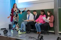 Fiktive Modenschau im Rahmen der Winter School