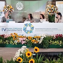 [Translate to Englisch:] Maria Müller-Pulsfuß nimmt am IV Global Symposium Uniservitate in Manila teil