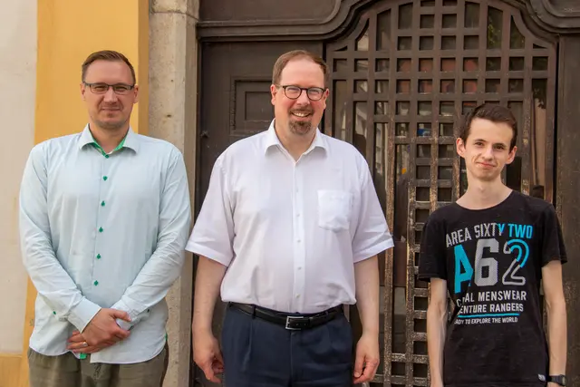 Das Forschungsteam: Immanuel Schoene, Prof. Dr. Bernward Schmidt und die studentische Hilfskraft Jan Mehner (von links).