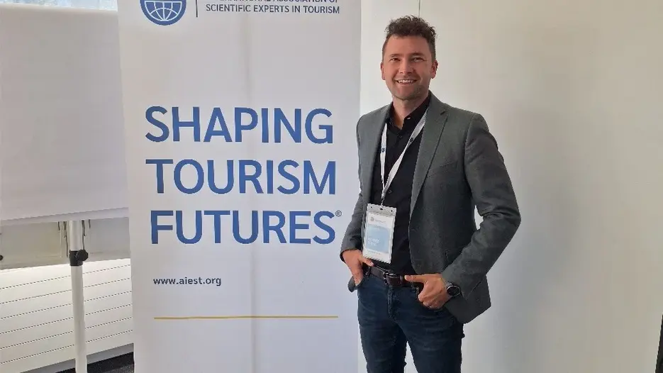 Hannes Thees auf der AIEST Jahrestagung 2026