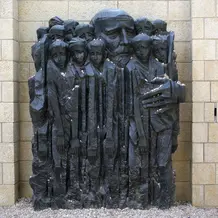 Yad_Vashem_BW_2.JPG