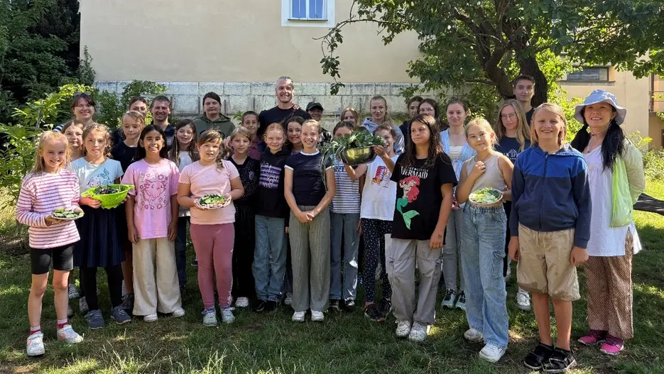 Die Grundschulklasse der GS am Graben und die Studierenden der KU