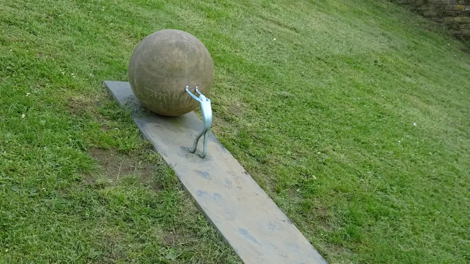 Skupltur "Sisyphos" von Ernesto Marques, Skulpturenpark Rees 2016