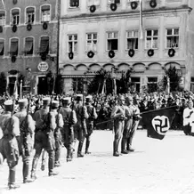 SA_Aufmarsch_600.jpg