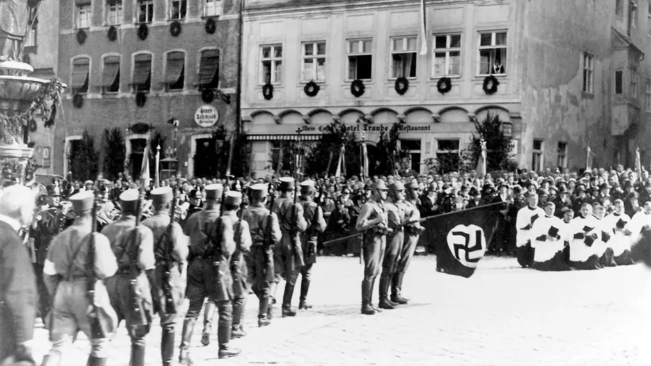 SA_Aufmarsch_600.jpg