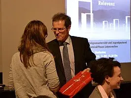 Prof. Kropac und Johanna Schrödel