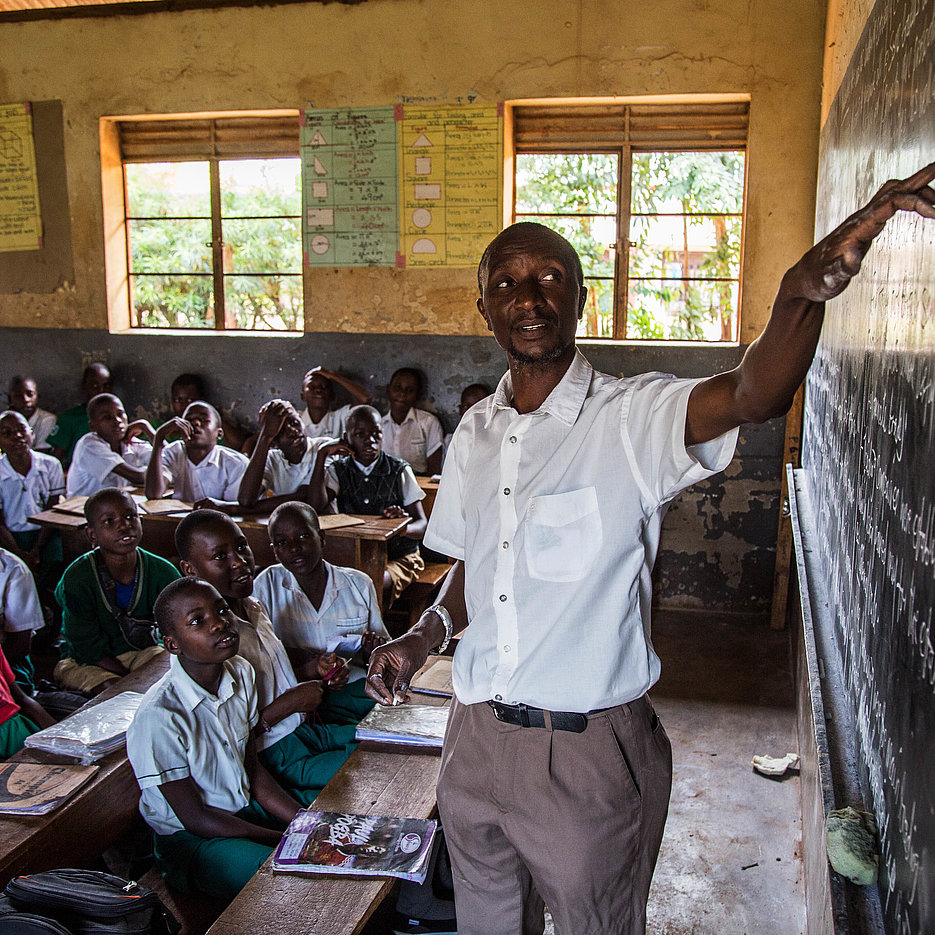 Uganda02: Unterricht in der Grundschule St. James in Kampala