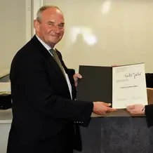 Walter Schweidler (links) erhielt den Fritz-Jahr-Preis im Rahmen einer Preisverleihung am 9. Juni in Rijeca.