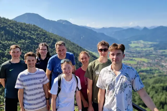 Gruppenfoto Wanderausflug des KU Research Institute for Taxation