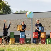 Studierende mit SDG Hockern