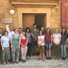 ExkursionOberfrankenSynagogeGruppenfoto.JPG