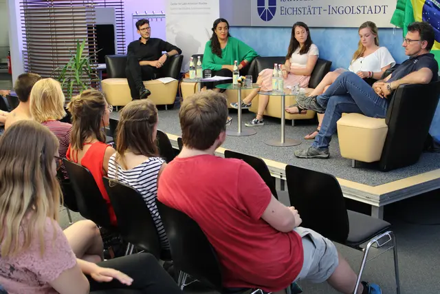 [Translate to Englisch:] Podiumsdiskussion 