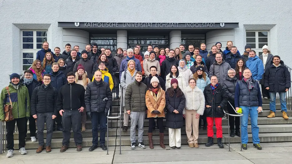 Gruppenbild der Teilnehmenden vor der WFI