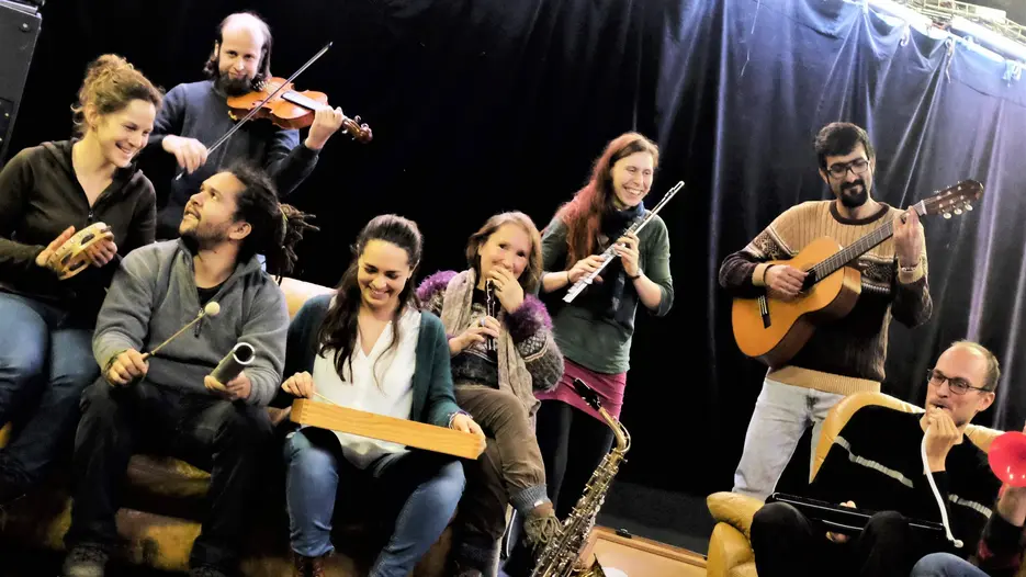 Beispielbild Community Music