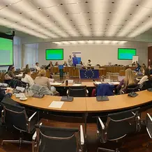 Blick in den Sitzungssaal bei Planspiel