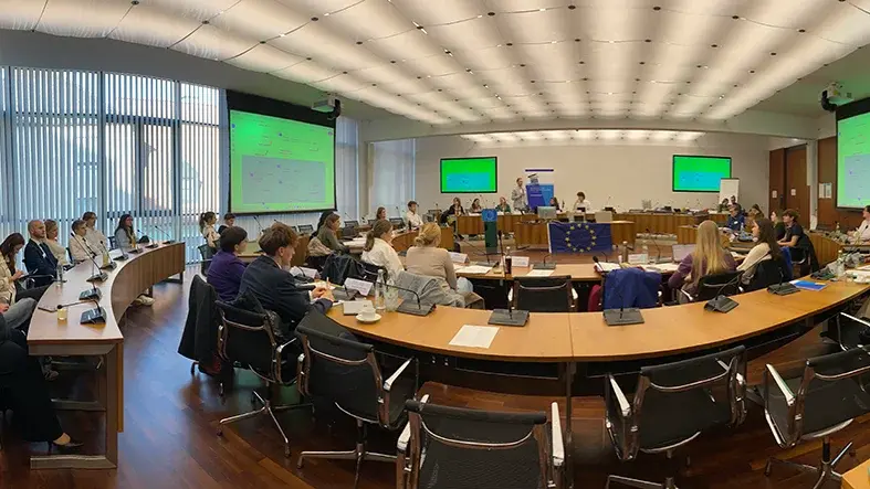 Blick in den Sitzungssaal bei Planspiel