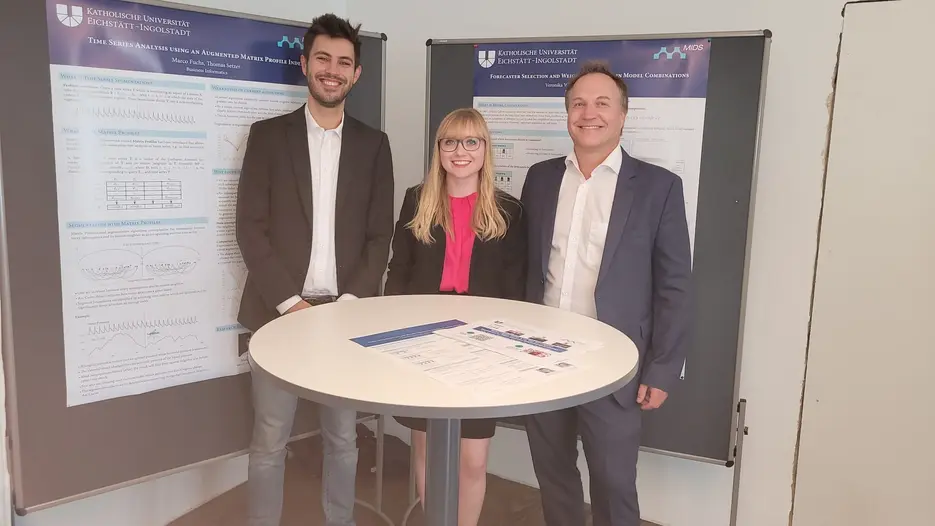 Das Team des Lehrstuhls für Wirtschaftsinformatik bei der Eröffnung des MIDS