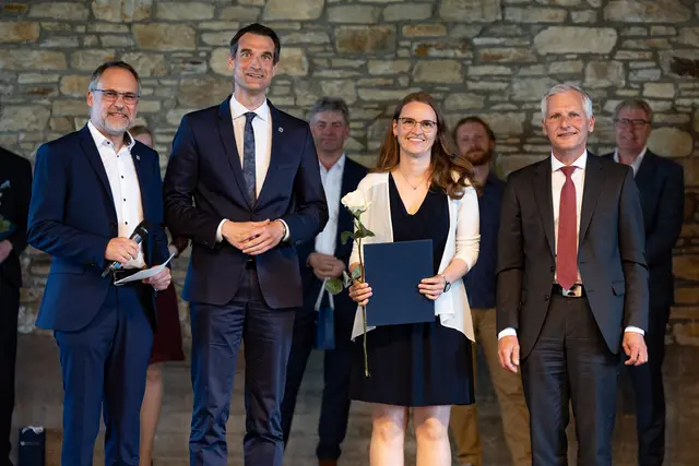 (v.r.) Richard Kundinger, Leiter der Liga Bank Eichstätt, und Carolin Schmidmeier