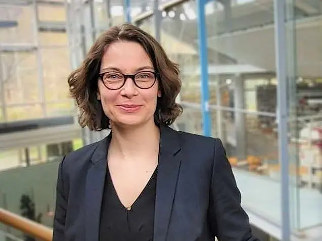 Tangalarda yaqindan porno