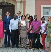 Uganda-Studenten_Gruppenbild_EiK.jpg