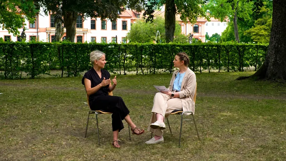 Prof. Dr. Miriam Lay Brander und Michelle Milewski (Moderatorin) 