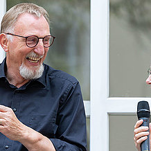 Klaus-Dieter Altmeppen und Annika Franzetti bei der Verabschiedung (Foto: Christian Klenk)