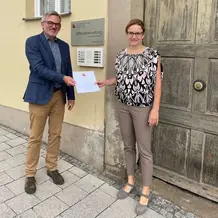 Die neue Mitarbeiterin Jana Marlow mit Stiftungsvorstand Dr. Molitor